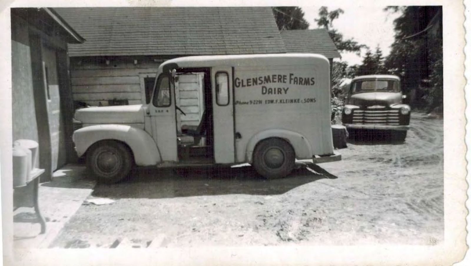 Glensmere Farms Dairy delivery truck (courtesy Bethlehem Town Historian).